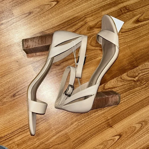 Able Elizabeth Heel Sand Napa Nude Sandals - Picture 9 of 11